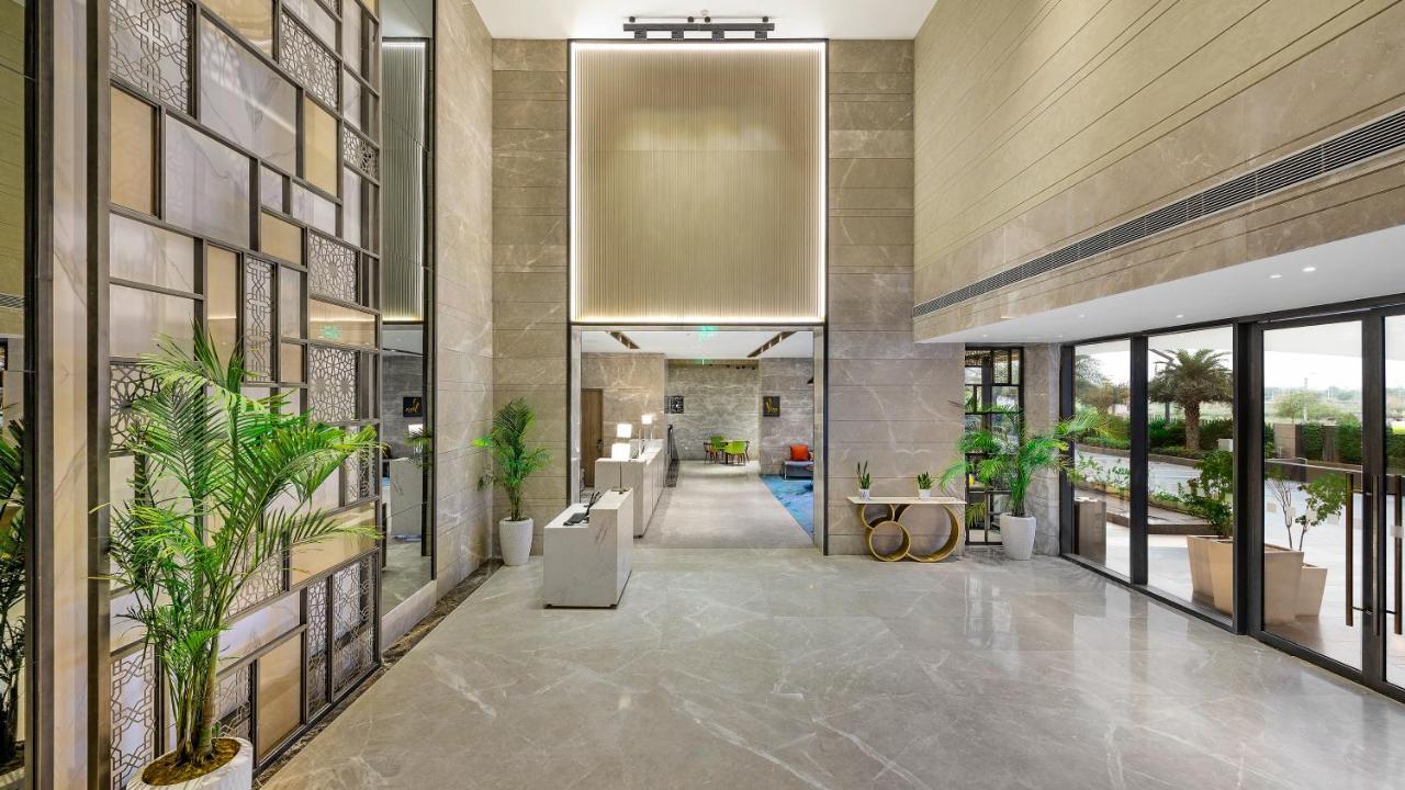 ホリデー イン グルグラム セクター 90 グルガウン エクステリア 写真 The lobby of the hotel