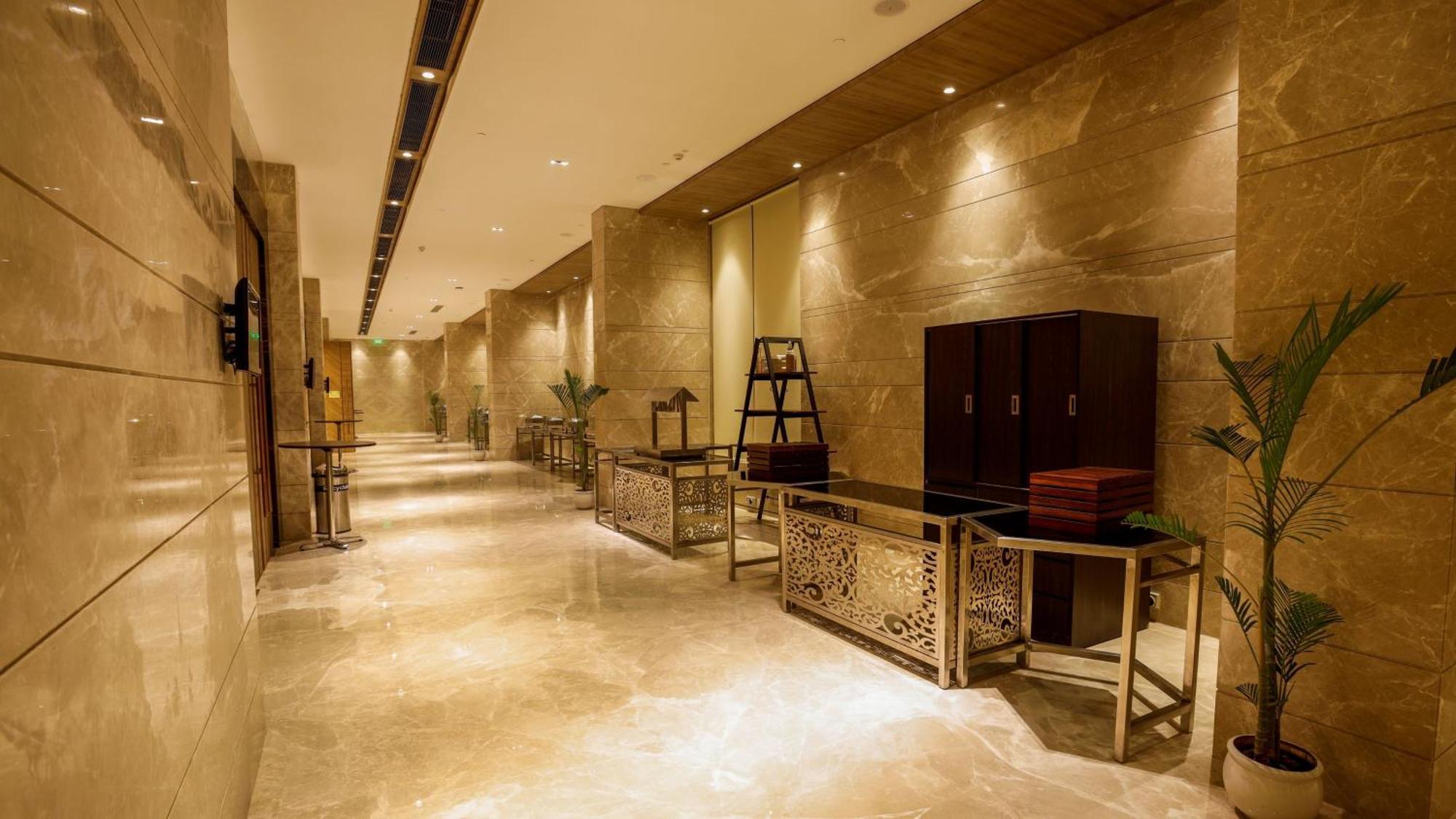 ホリデー イン グルグラム セクター 90 グルガウン エクステリア 写真 The interior of the hotel
